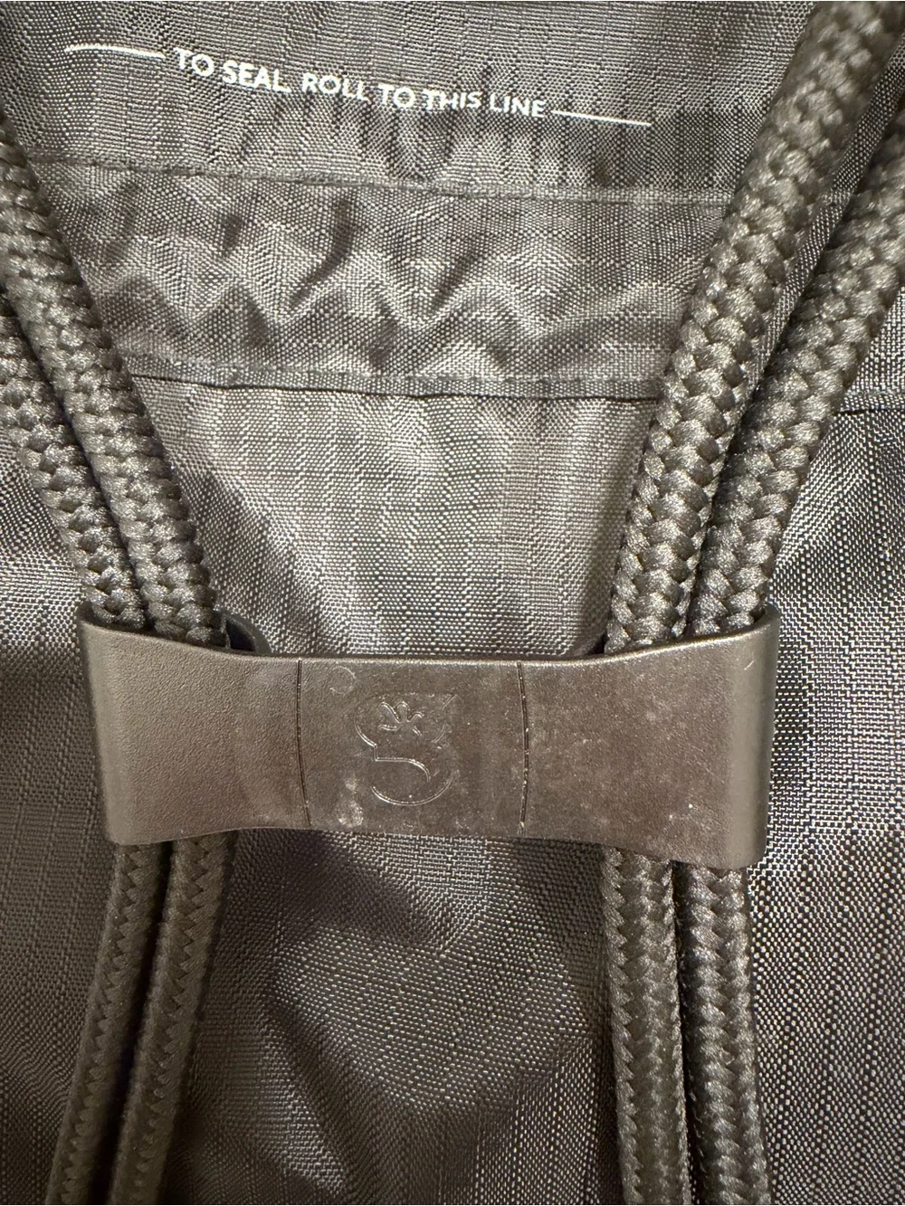 geckobrands Waterproof Drawstring Bag  in Black and Gray
